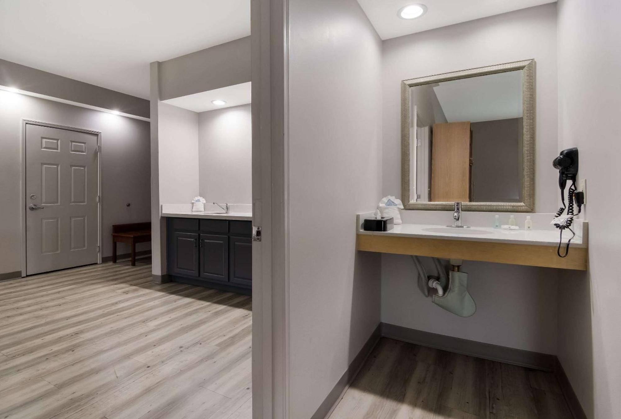 Quality Inn Goldsboro Zewnętrze zdjęcie